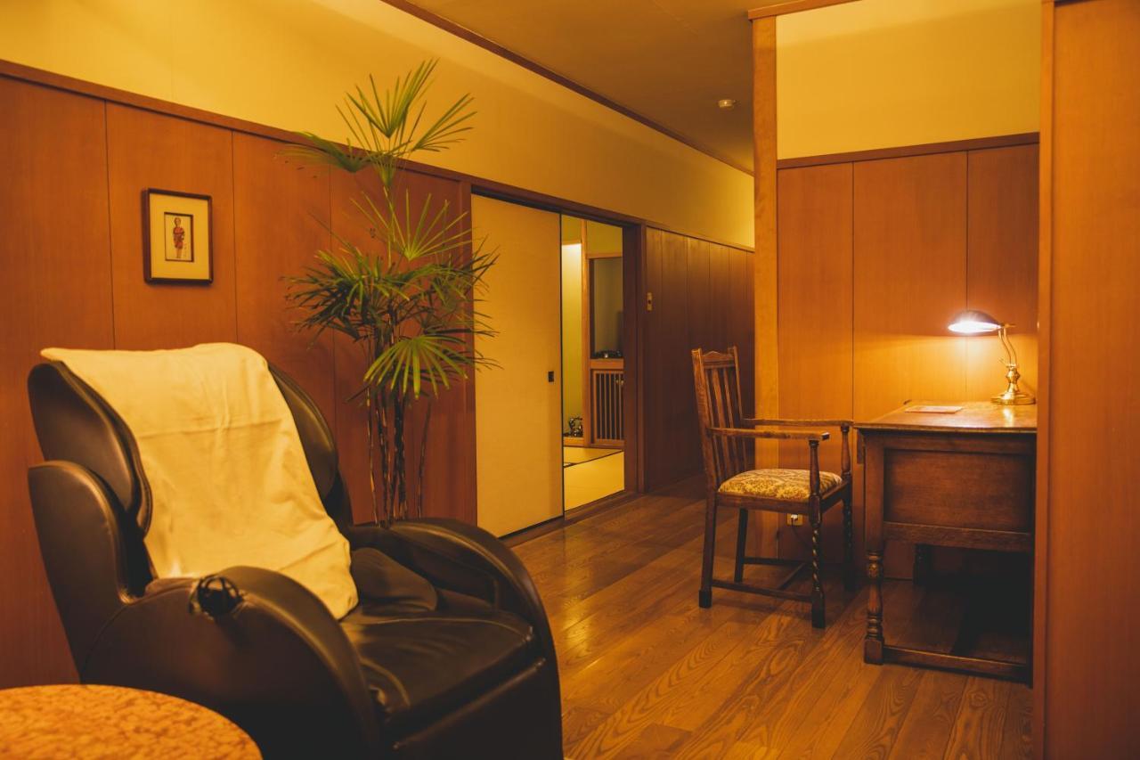 Arima Onsen Tocen Goshobo Hotel Kobe Exterior photo A room at a love hotel in Tokyo