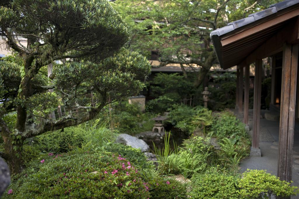 Arima Onsen Tocen Goshobo Hotel Kobe Exterior photo The garden of the house