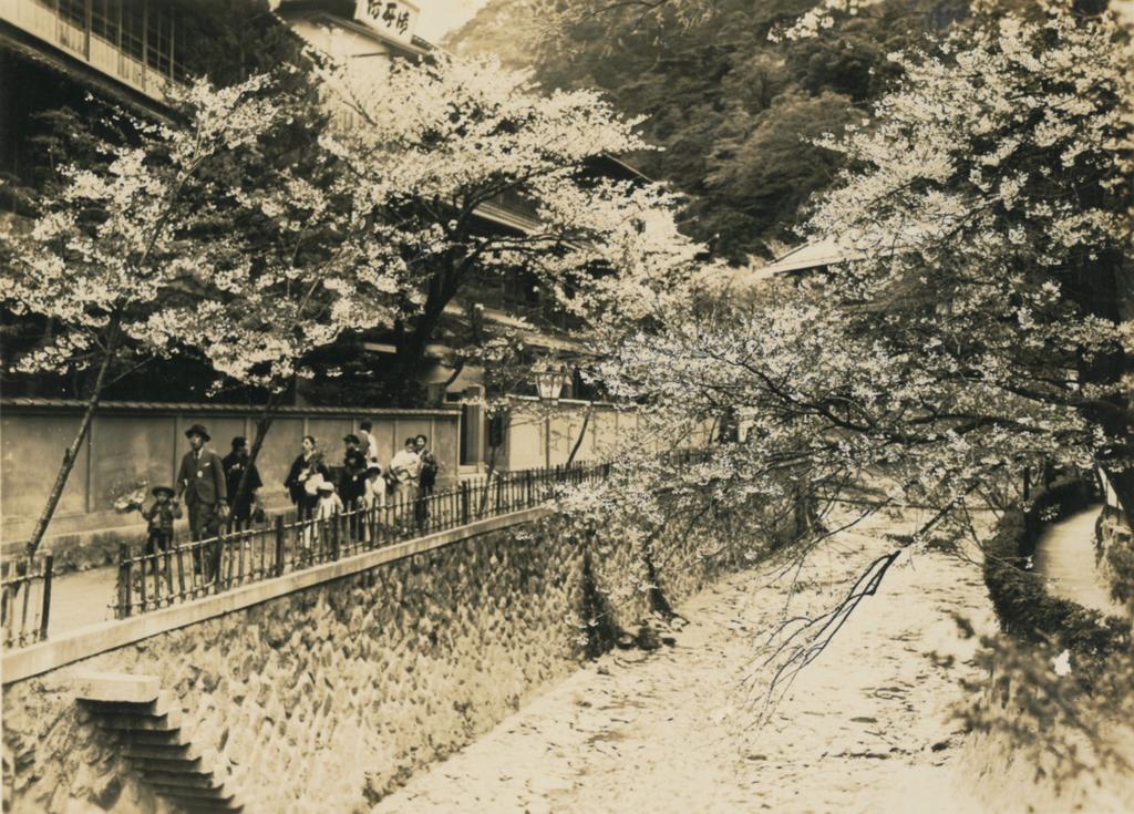 Arima Onsen Tocen Goshobo Hotel Kobe Exterior photo The station in 1930